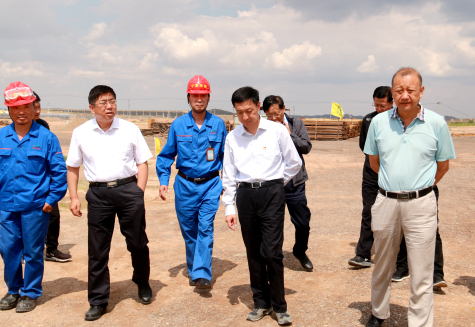 中衛市市長(cháng)李曉波一行到寧夏華御調研項目進(jìn)度